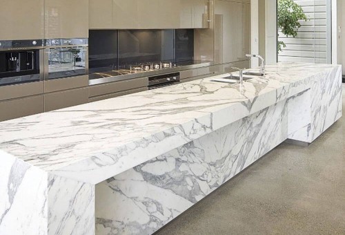 Những sự cố thường gặp khi ốp bếp với đá tự nhiên